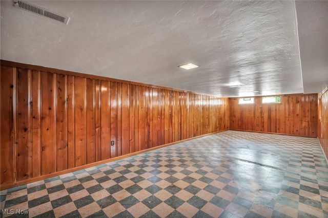 4146 Ascot Lane, Warrensville Heights, OH 44122