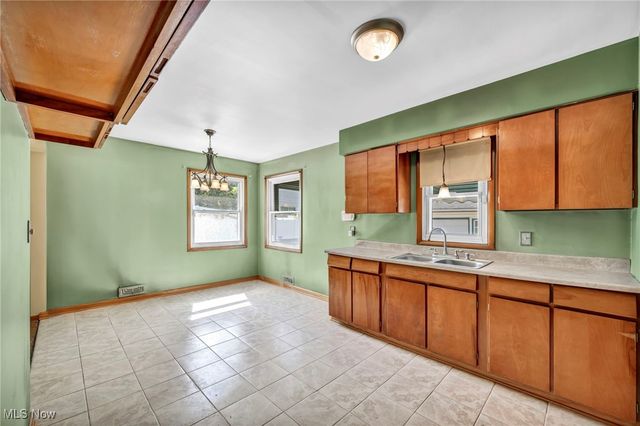 4146 Ascot Lane, Warrensville Heights, OH 44122