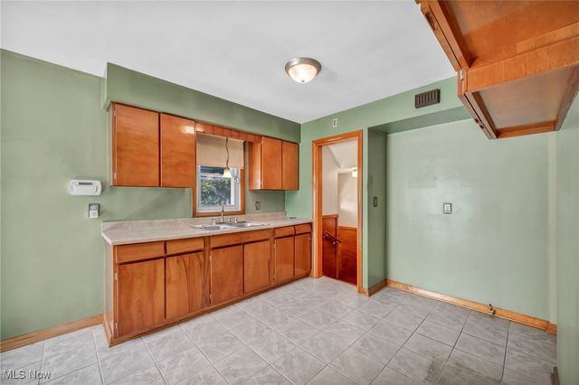 4146 Ascot Lane, Warrensville Heights, OH 44122