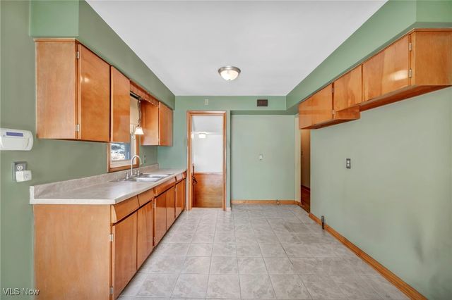 4146 Ascot Lane, Warrensville Heights, OH 44122