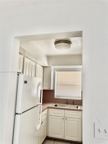 3500 Harrison St 12, Hollywood, FL 33021