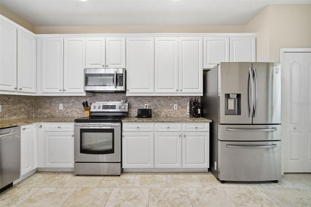 6057 SANDHILL RIDGE DRIVE, Lithia, FL 33547