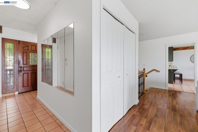 1019 Central Blvd, Hayward, CA 94542