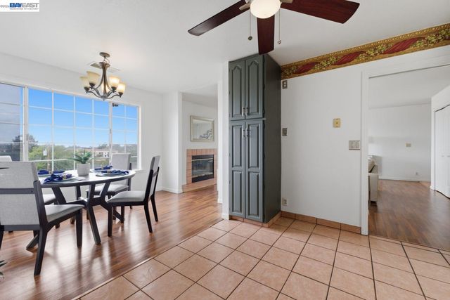 1019 Central Blvd, Hayward, CA 94542