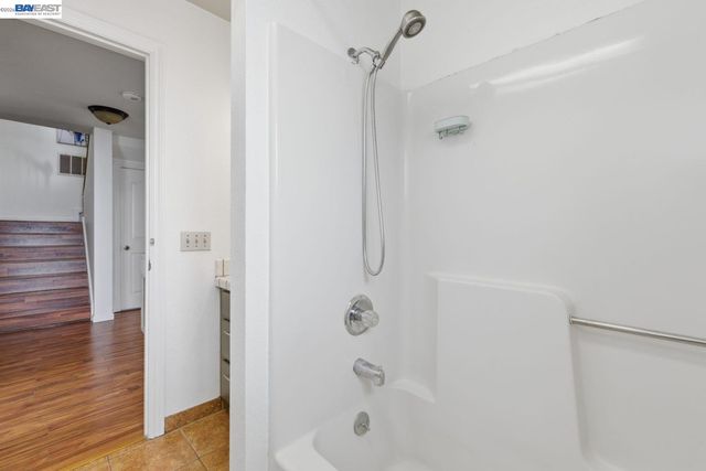 1019 Central Blvd, Hayward, CA 94542