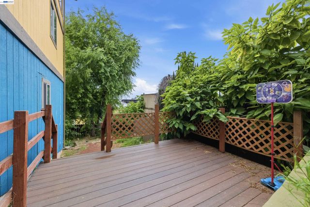 1019 Central Blvd, Hayward, CA 94542