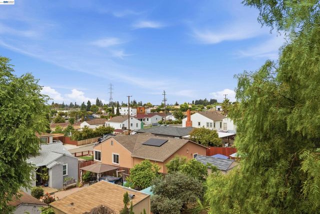 1019 Central Blvd, Hayward, CA 94542