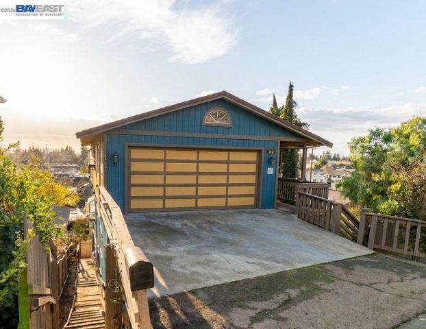 1019 Central Blvd, Hayward, CA 94542
