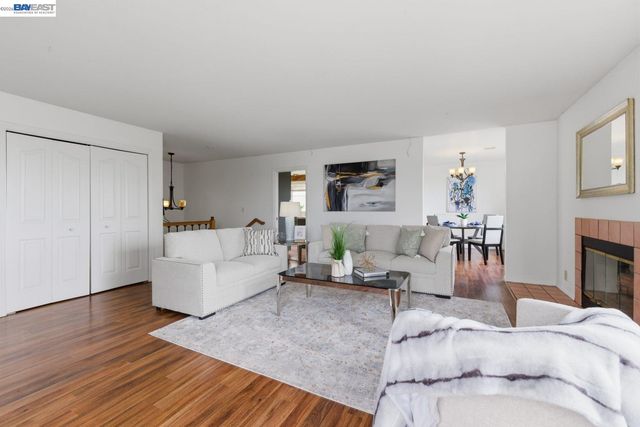 1019 Central Blvd, Hayward, CA 94542