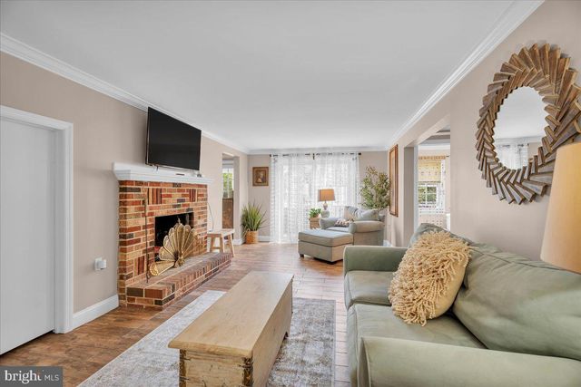 75 GARDENS AVE, Berlin, NJ 08009