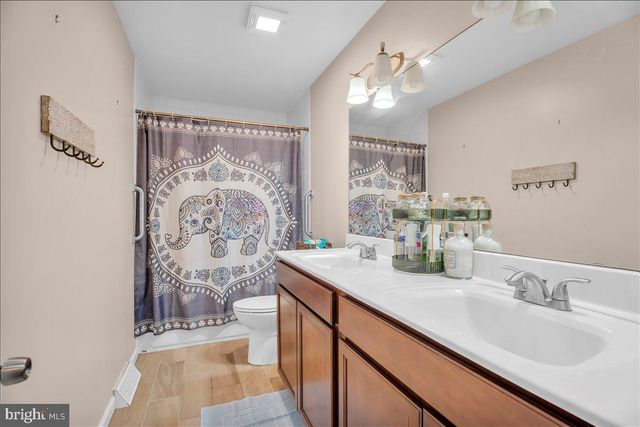 75 GARDENS AVE, Berlin, NJ 08009