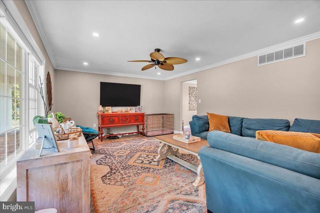 75 GARDENS AVE, Berlin, NJ 08009