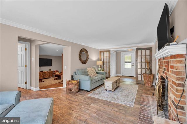 75 GARDENS AVE, Berlin, NJ 08009