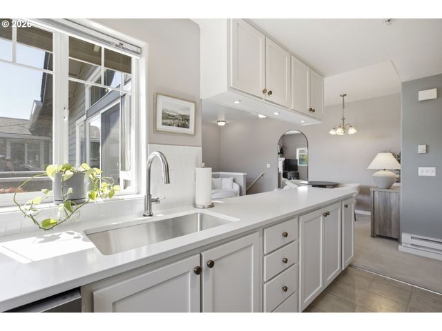 14830 Sw SANDHILL Loop 203, Beaverton, OR 97007