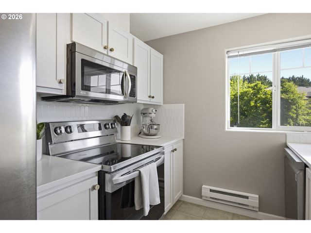 14830 Sw SANDHILL Loop 203, Beaverton, OR 97007