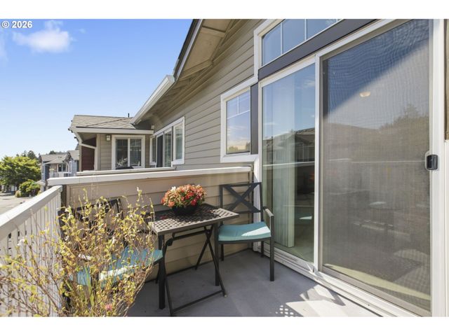 14830 Sw SANDHILL Loop 203, Beaverton, OR 97007