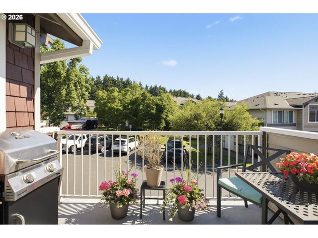 14830 Sw SANDHILL Loop 203, Beaverton, OR 97007