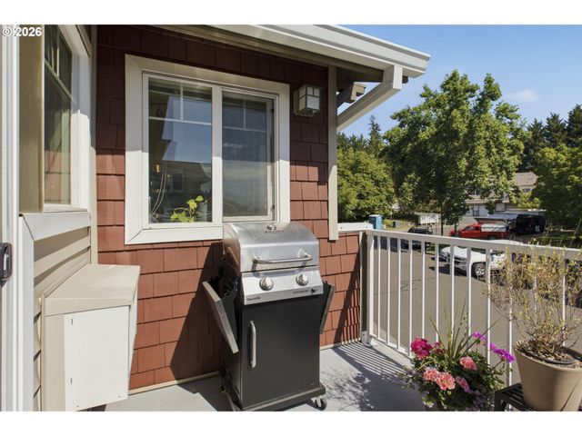 14830 Sw SANDHILL Loop 203, Beaverton, OR 97007