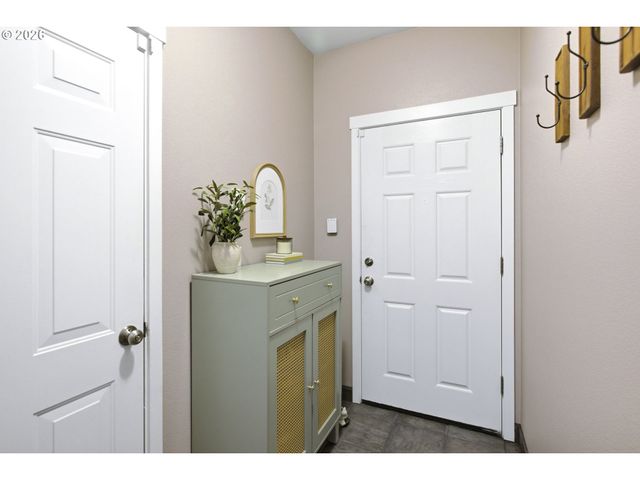 14830 Sw SANDHILL Loop 203, Beaverton, OR 97007