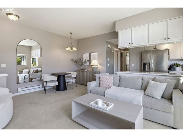14830 Sw SANDHILL Loop 203, Beaverton, OR 97007