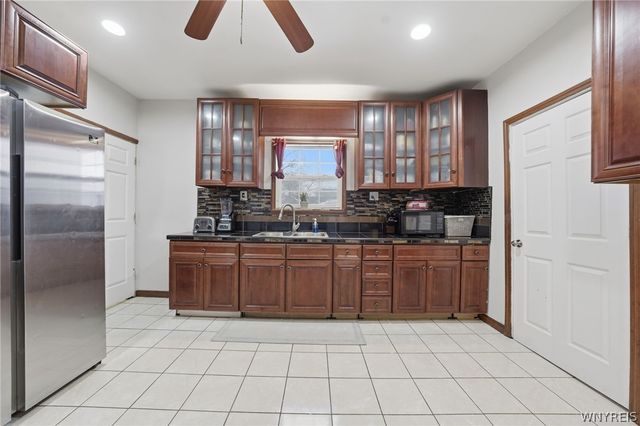 24 Pearl Avenue, Lackawanna, NY 14218