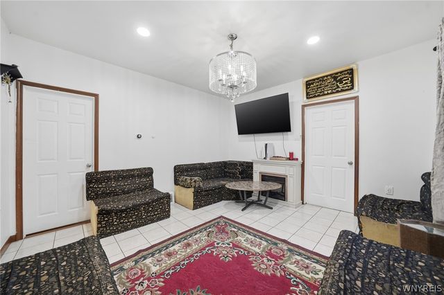 24 Pearl Avenue, Lackawanna, NY 14218