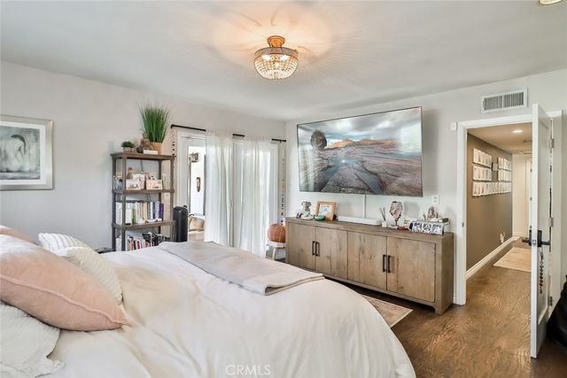 23861 Califa, Woodland Hills, CA 91367