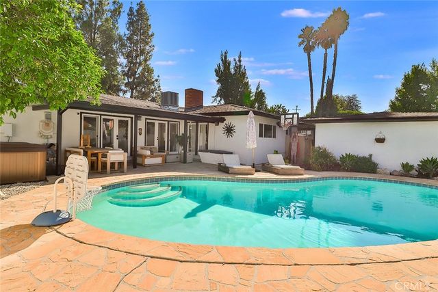 23861 Califa, Woodland Hills, CA 91367