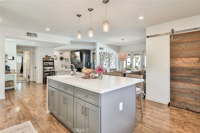 23861 Califa, Woodland Hills, CA 91367