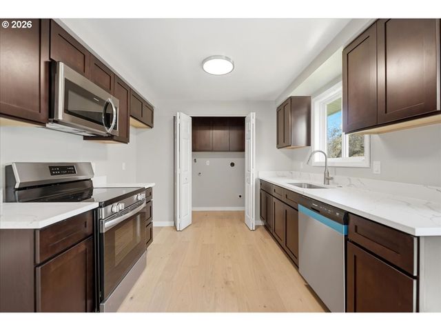 19805 Sw ROCK Rd, Beaverton, OR 97003