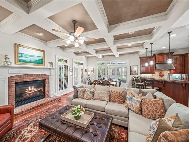 1105 Charles Towne Square, Sandy Springs, GA 30328