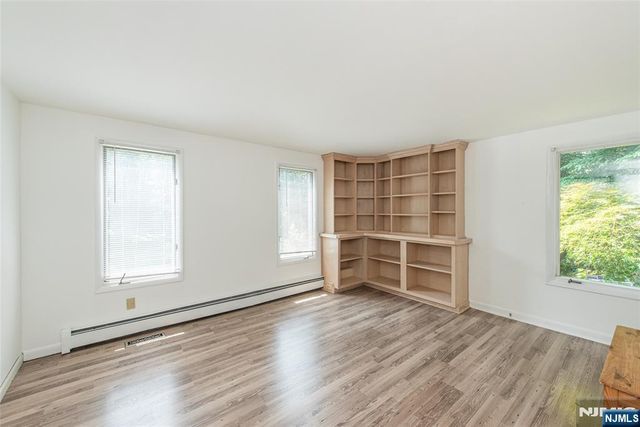 57 Magee Road, Ringwood, NJ 07456