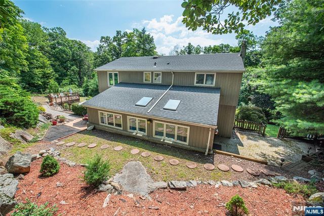 57 Magee Road, Ringwood, NJ 07456