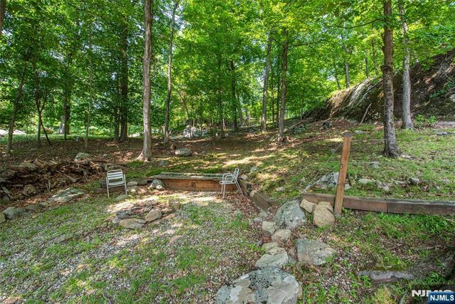 57 Magee Road, Ringwood, NJ 07456