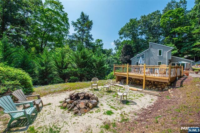 57 Magee Road, Ringwood, NJ 07456