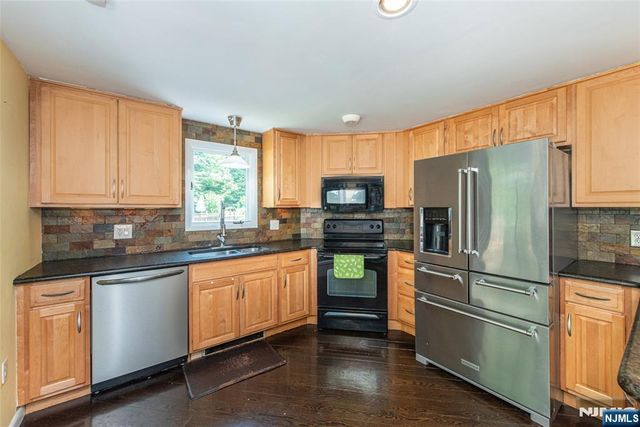 57 Magee Road, Ringwood, NJ 07456