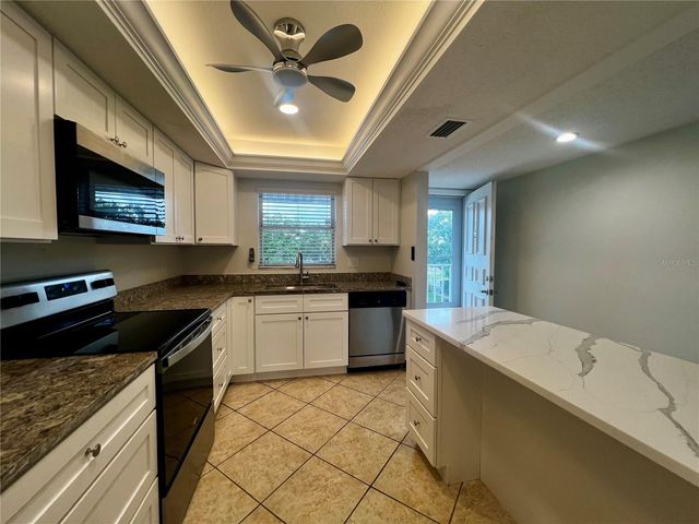 3981 MACEACHEN BOULEVARD 330, Sarasota, FL 34233