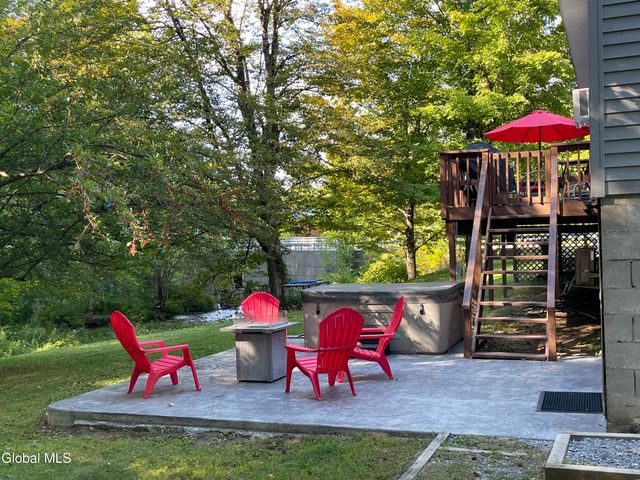 4 Mill Street, Lake Luzerne, NY 12846