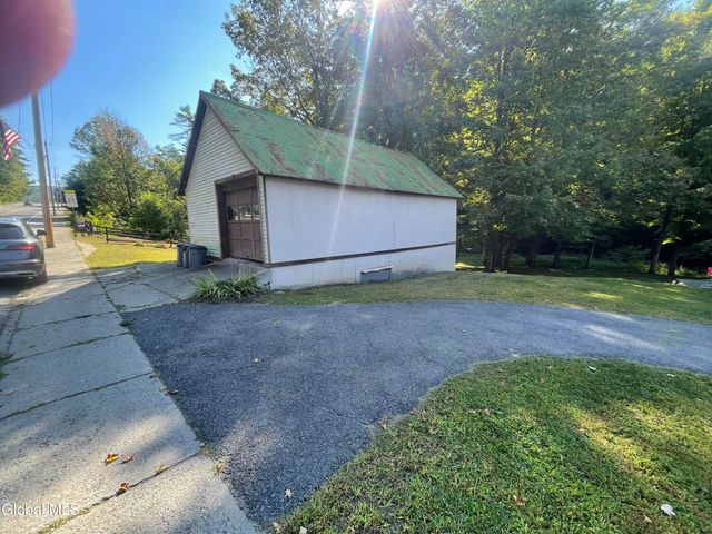 4 Mill Street, Lake Luzerne, NY 12846