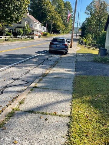 4 Mill Street, Lake Luzerne, NY 12846