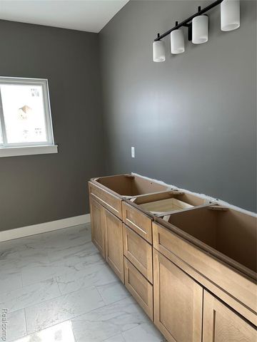 3855 Howland Road, Almont, MI 48003