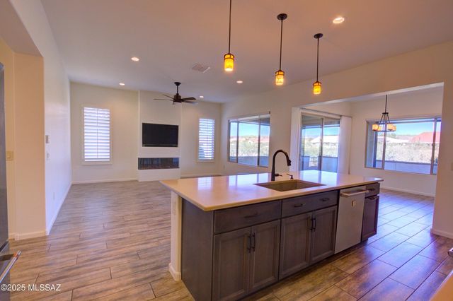 39466 S Summerwood Drive, Tucson, AZ 85739