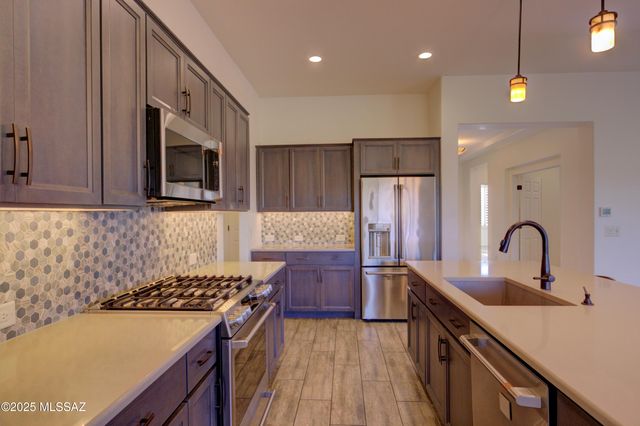 39466 S Summerwood Drive, Tucson, AZ 85739