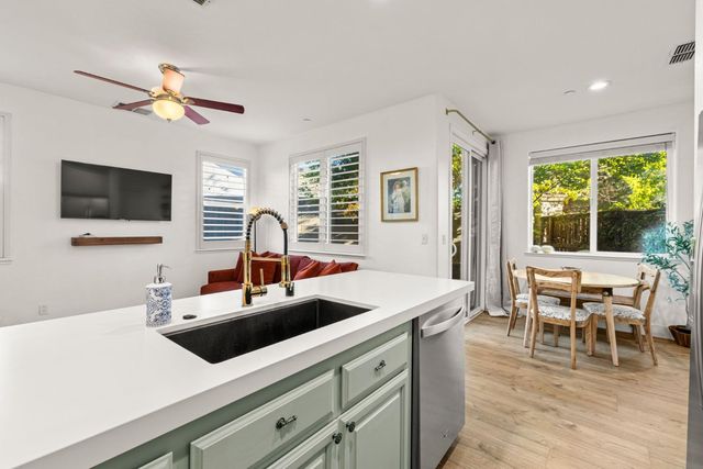 262 Phoenix Cir, Lincoln, CA 95648