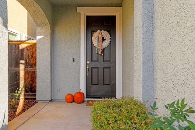 262 Phoenix Cir, Lincoln, CA 95648