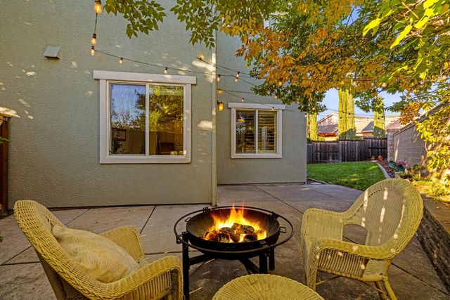 262 Phoenix Cir, Lincoln, CA 95648