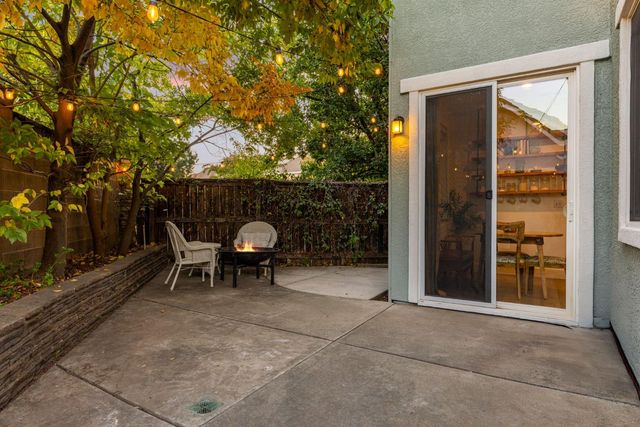 262 Phoenix Cir, Lincoln, CA 95648