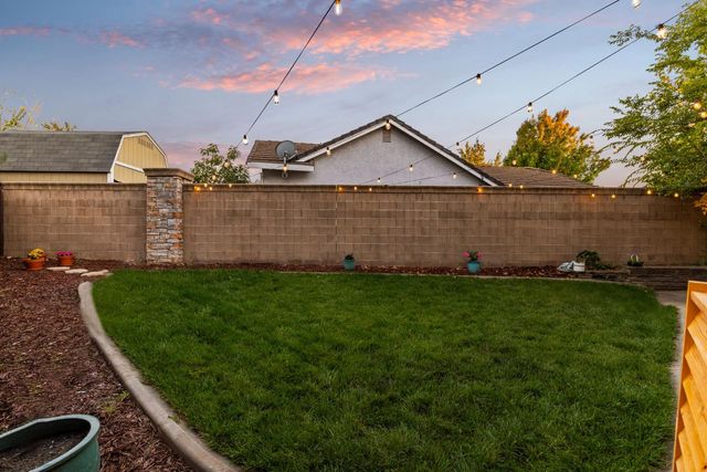 262 Phoenix Cir, Lincoln, CA 95648