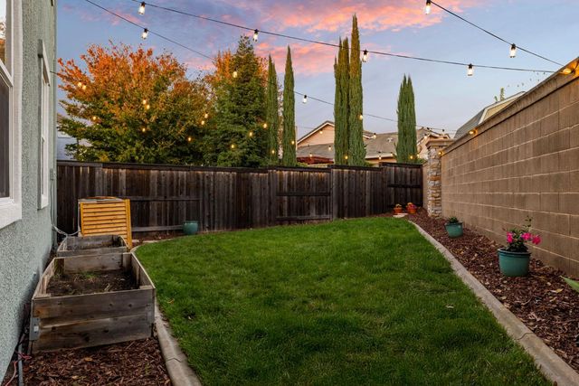 262 Phoenix Cir, Lincoln, CA 95648