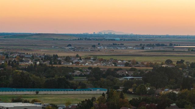 262 Phoenix Cir, Lincoln, CA 95648